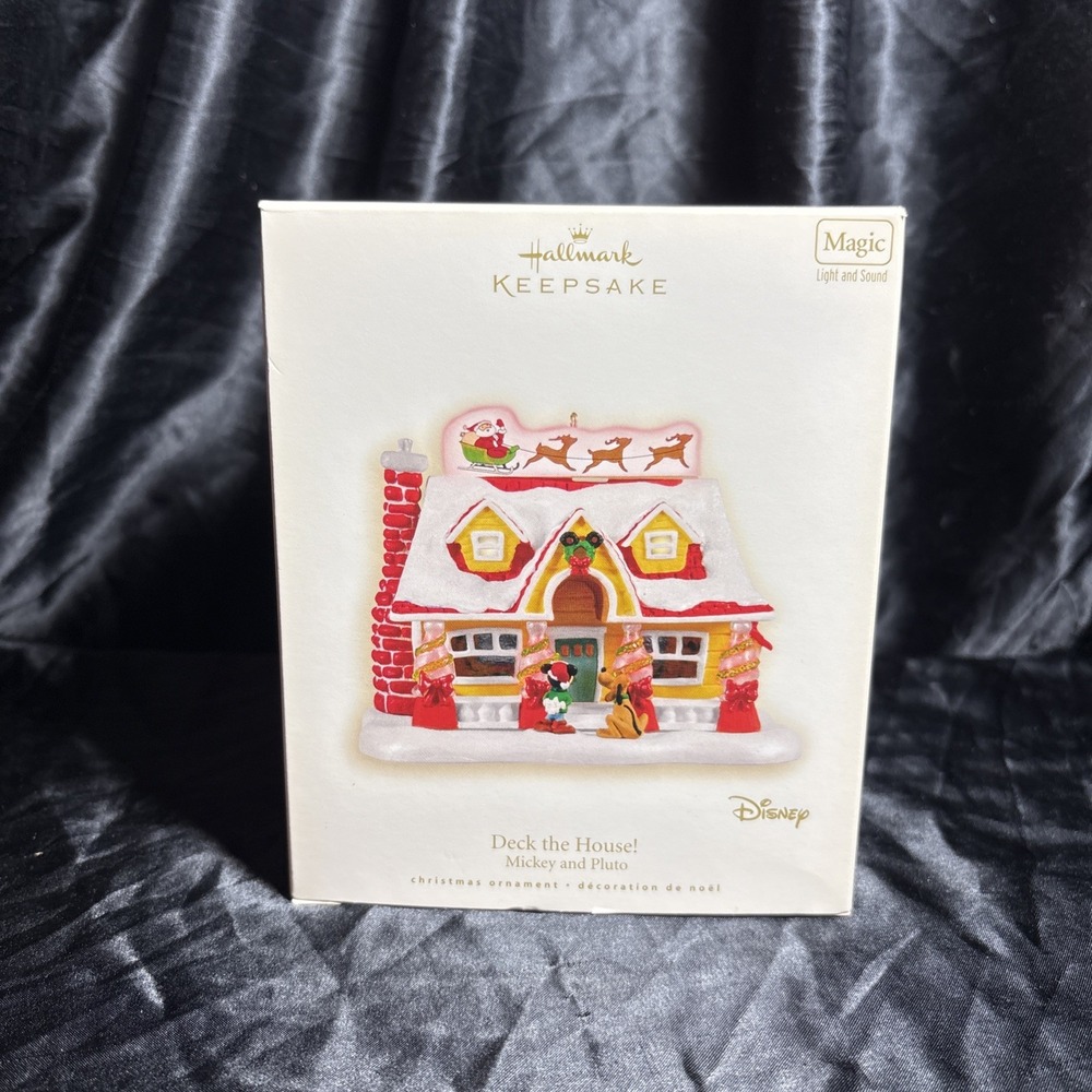 Hallmark Keepsake Disney Deck the House Mickey Pluto Magic Light Sound Ornament